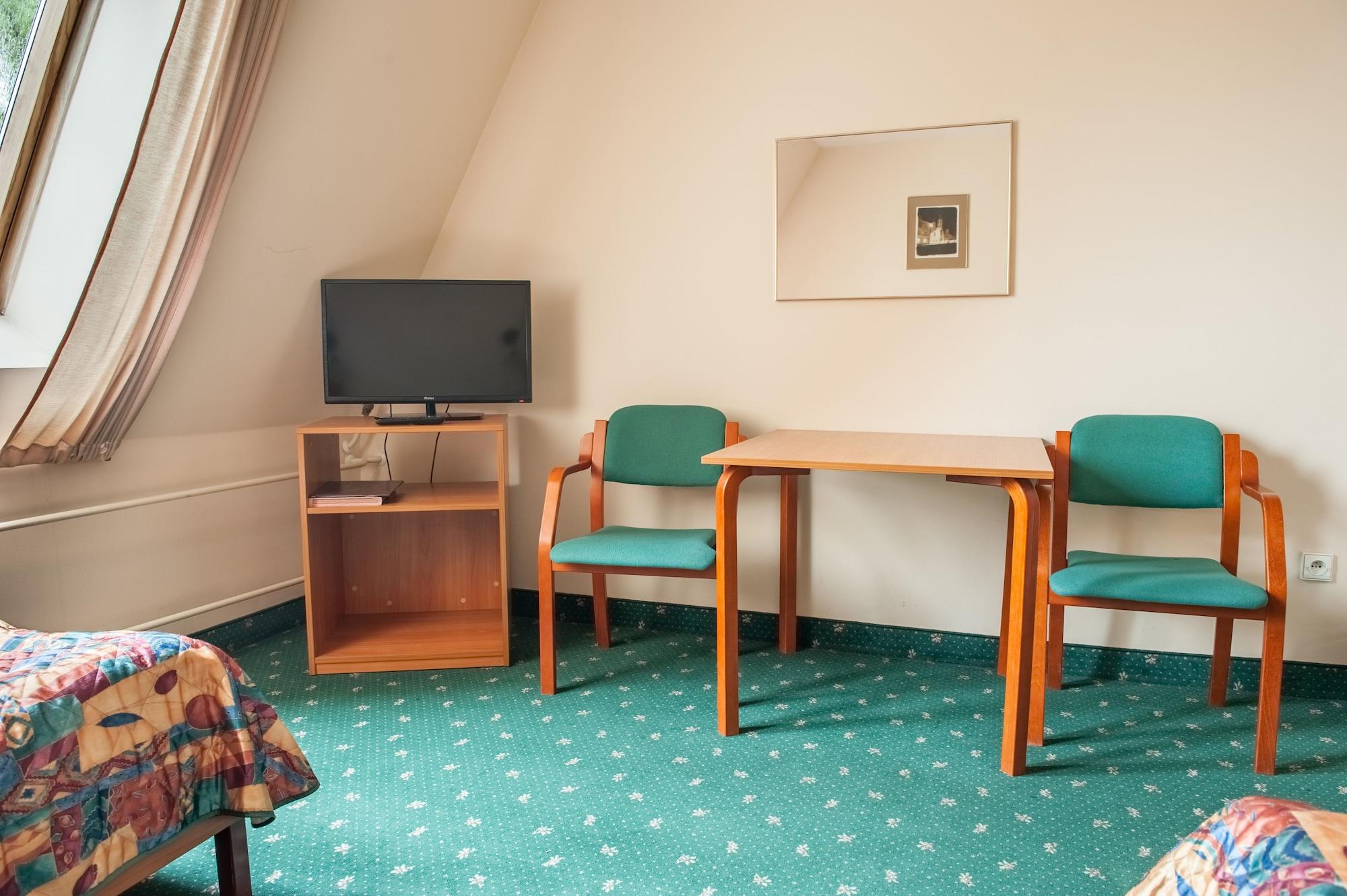 Parkhotel Economic Wielka Wies  Exteriör bild