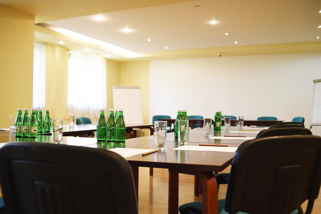Parkhotel Economic Wielka Wies  Exteriör bild