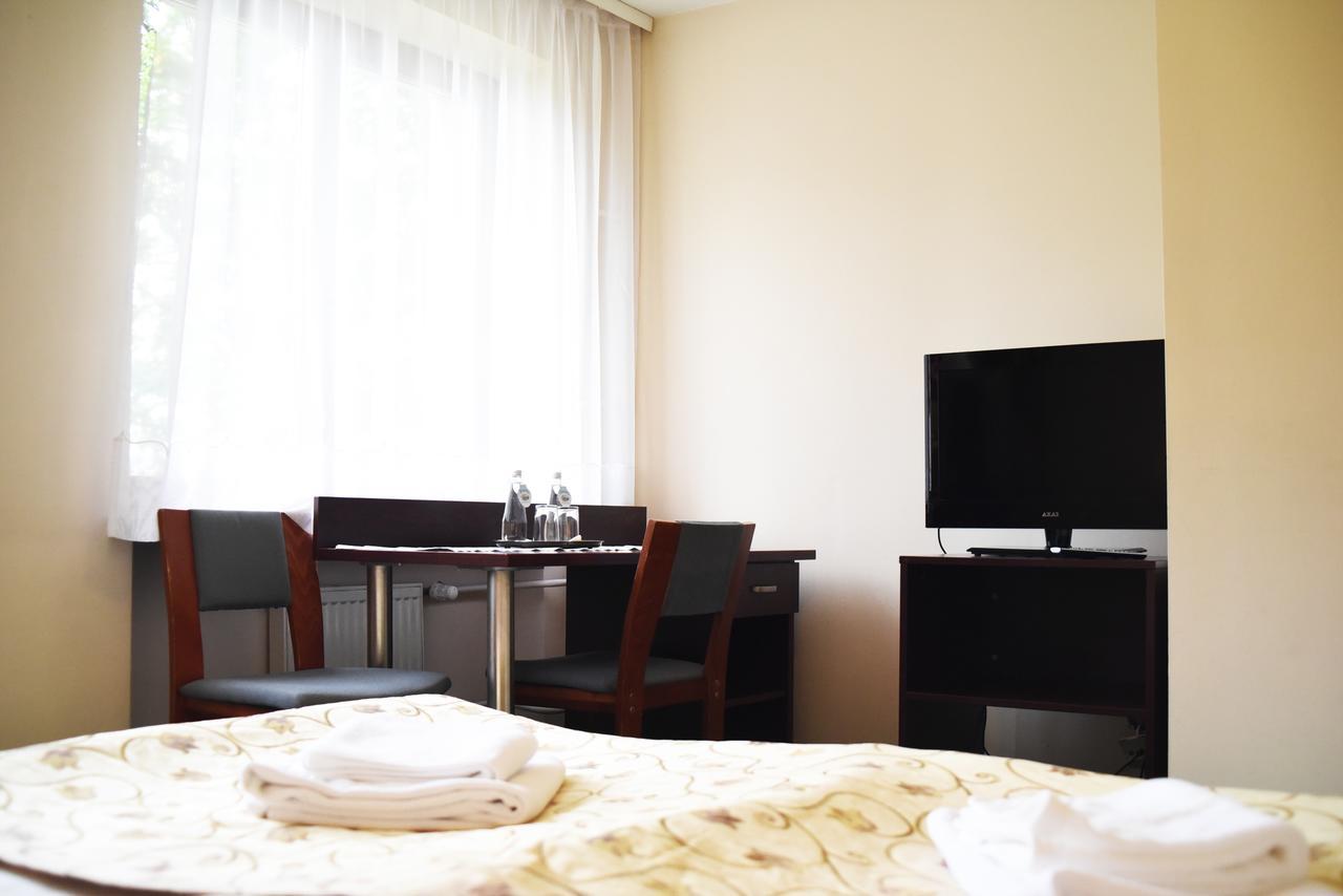 Parkhotel Economic Wielka Wies  Exteriör bild