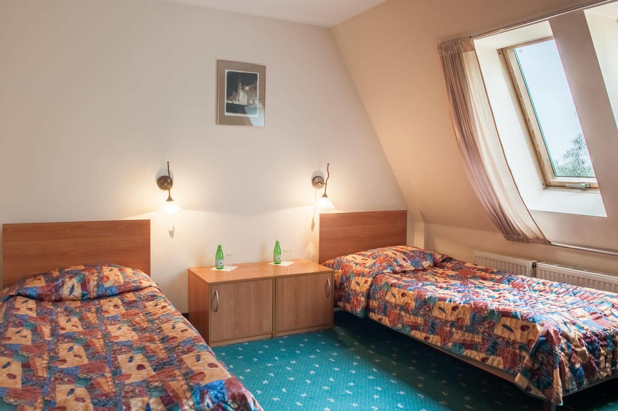 Parkhotel Economic Wielka Wies  Exteriör bild